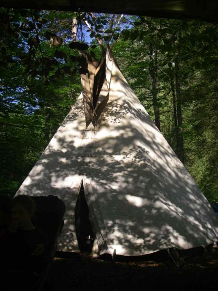 Schattenspiel auf dem Tipi