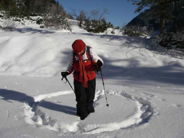 Meditatives Schneetreten