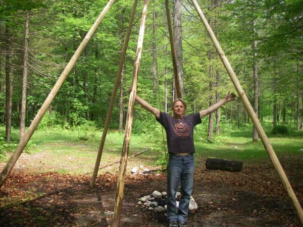 Horst beim Tipi Aufbau